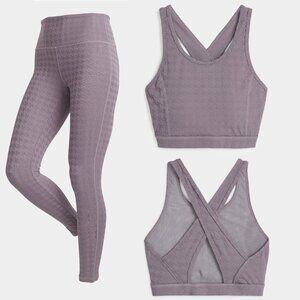 Mono B Matching set: high-rise leggings + sports bra: embosed houndstooth